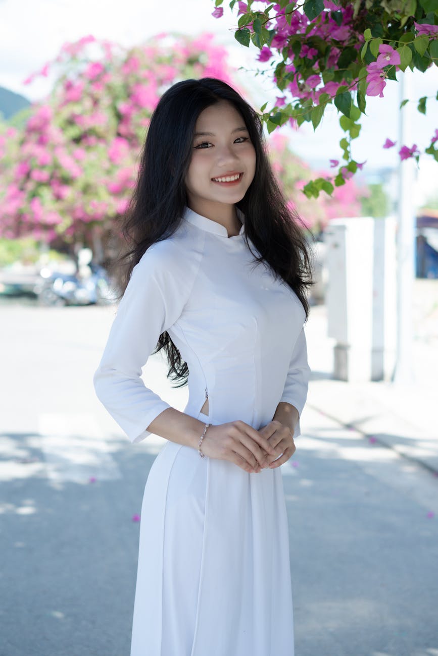 Áo Dài Cách Tân 2026: Top Mẫu Đẹp Cho Cô Gái Hiện Đại