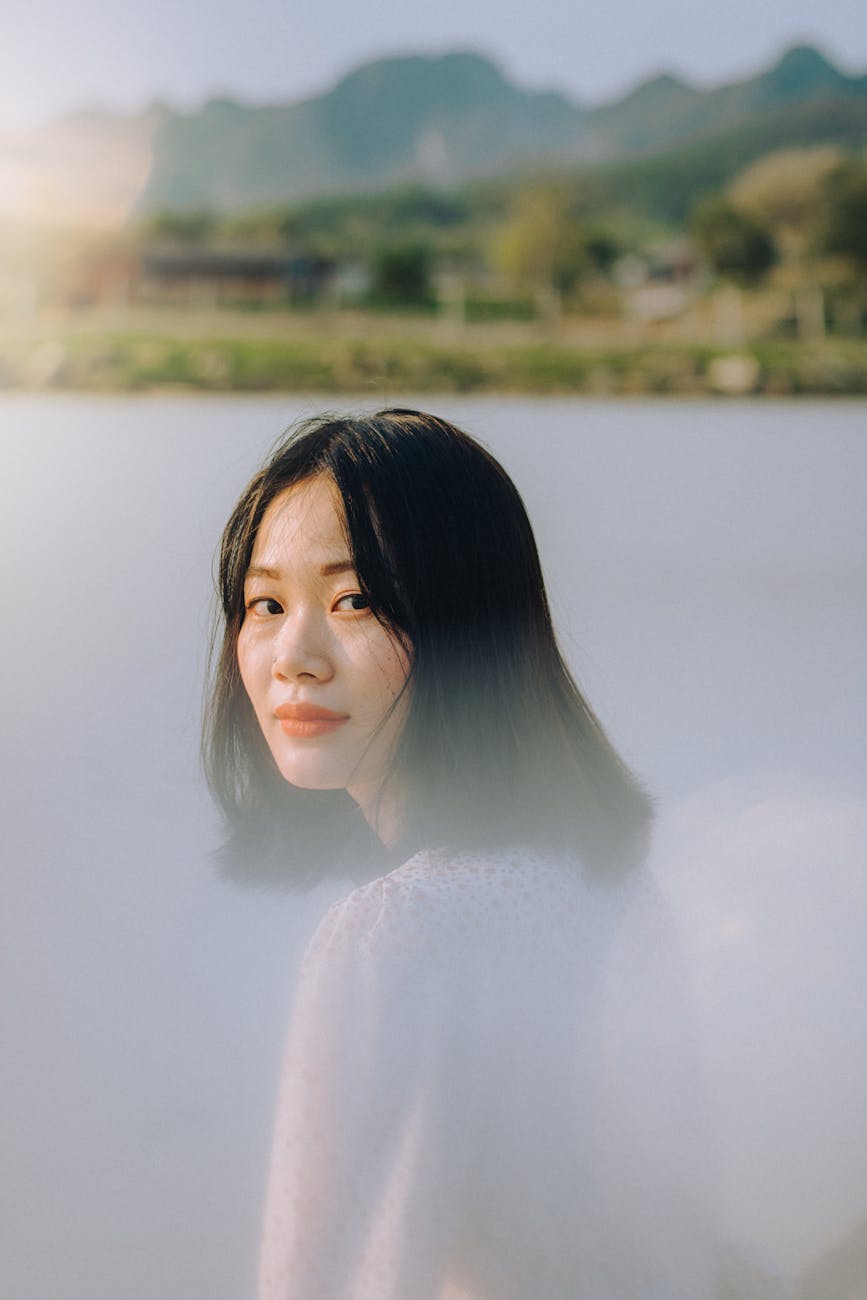 Áo Dài Nữ Sinh Đẹp 2026: Hình Ảnh Tà Áo Trắng Sân Trường